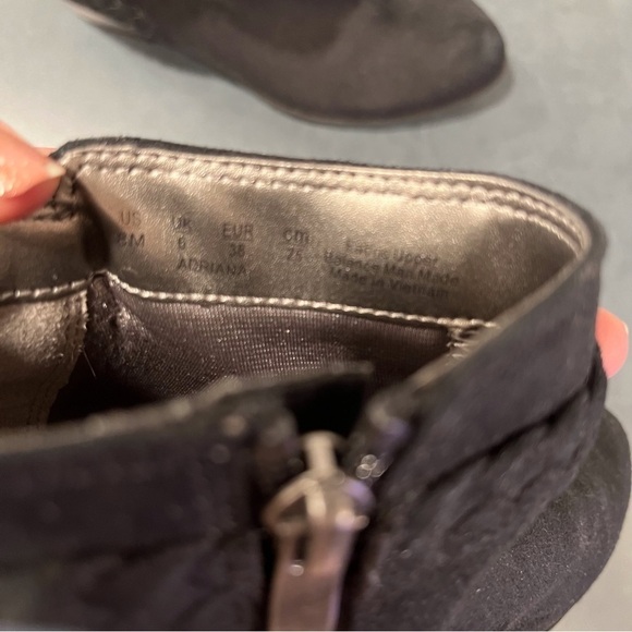 Life Stride sz 8 Adriana black microsuede ankle boots - Picture 14 of 16